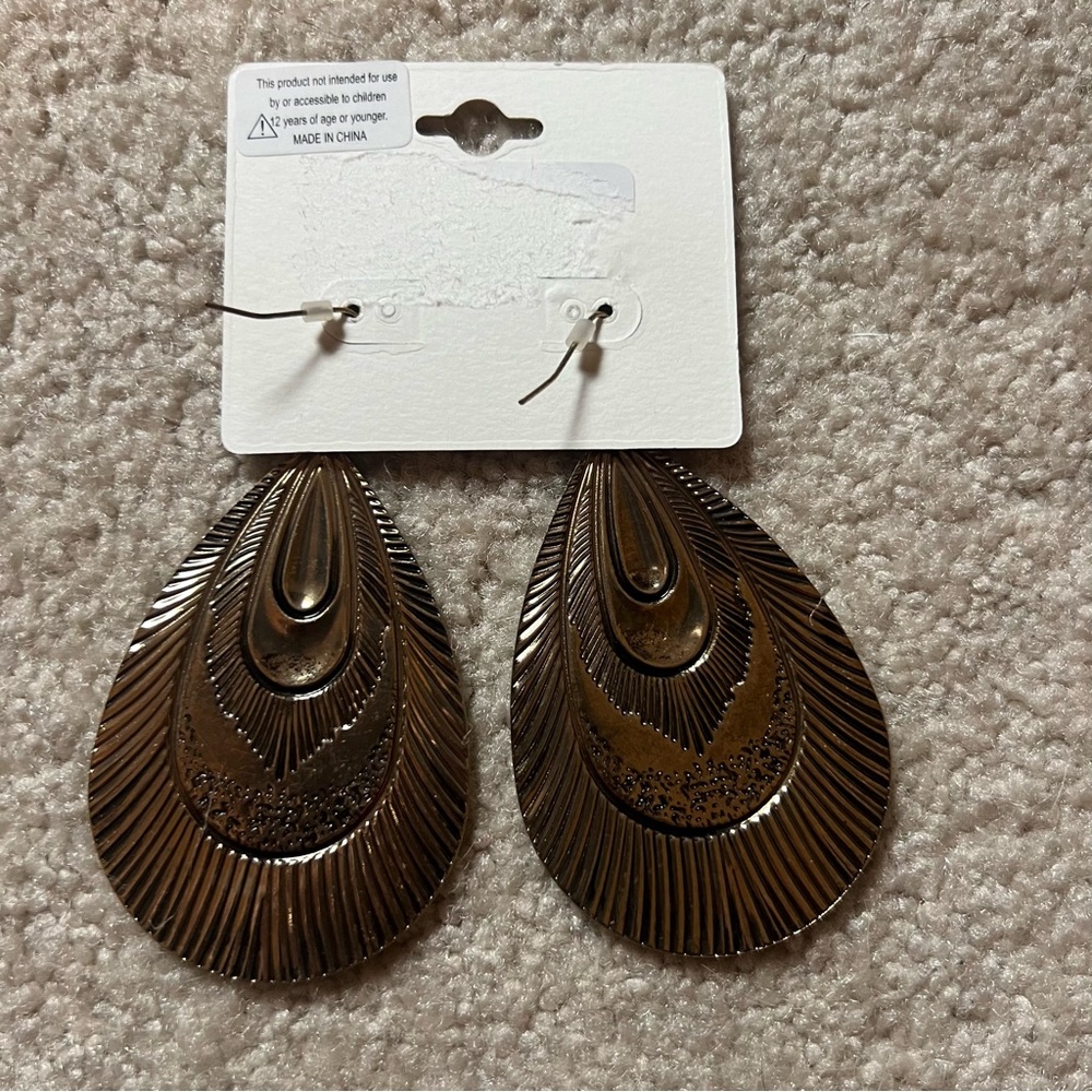 Beautiful peacock ๐ฆ earrings. - Picture 3 of 6